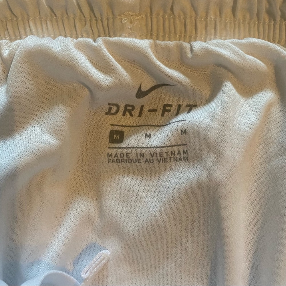 nike running shorts - Picture 3 of 3